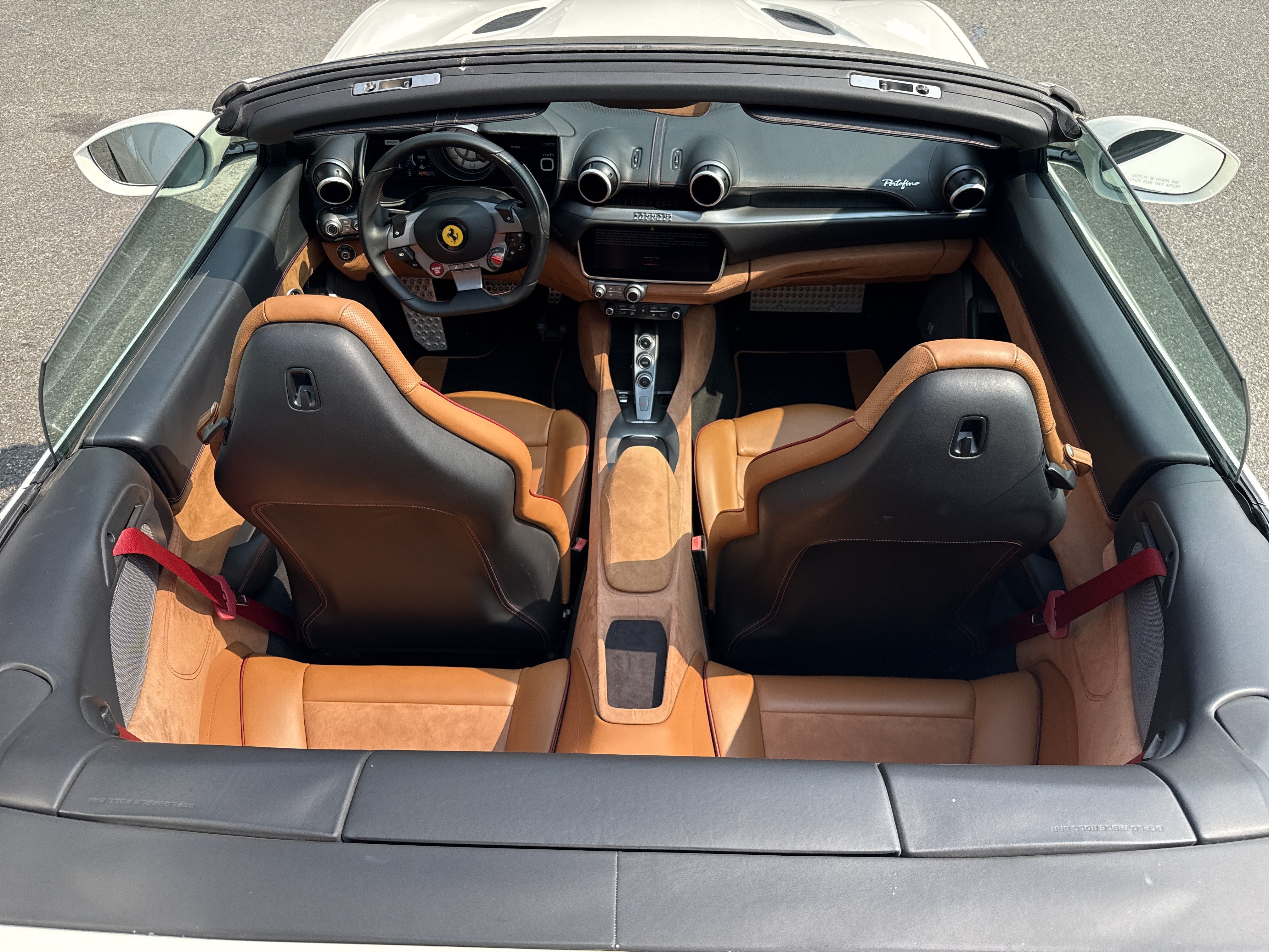 Used 2019 Ferrari Portofino RWD image 35