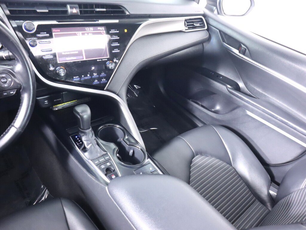 Used 2018 Toyota Camry SE w/ Audio Package FWD image 33