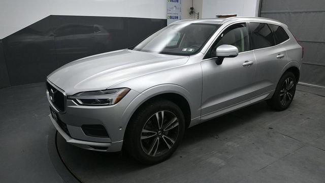 Used 2019 Volvo XC60 T6 Momentum w/ Multimedia Package AWD/4WD image 3