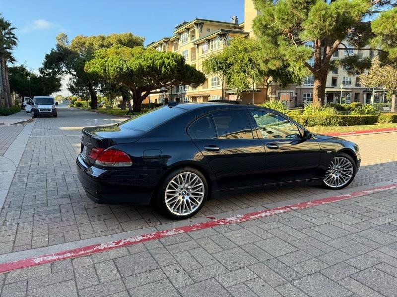 Used 2007 BMW 750i RWD image 8