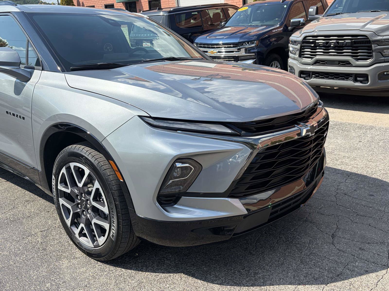Used 2025 Chevrolet Blazer RS FWD image 27
