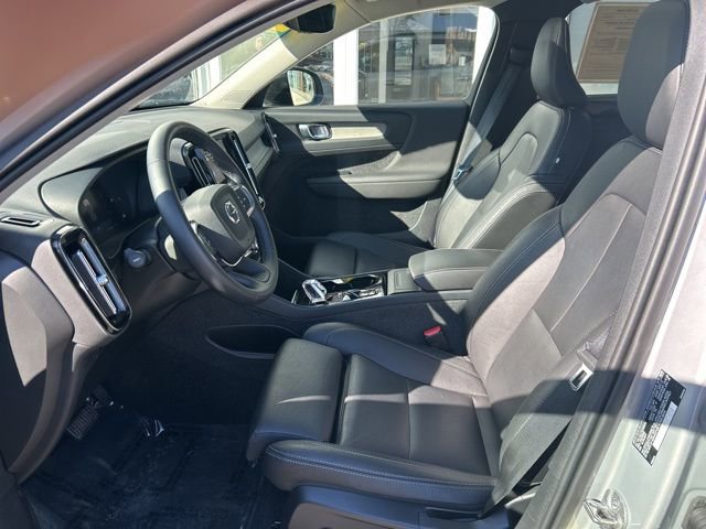 Certified 2025 Volvo XC40 B5 Plus image 16