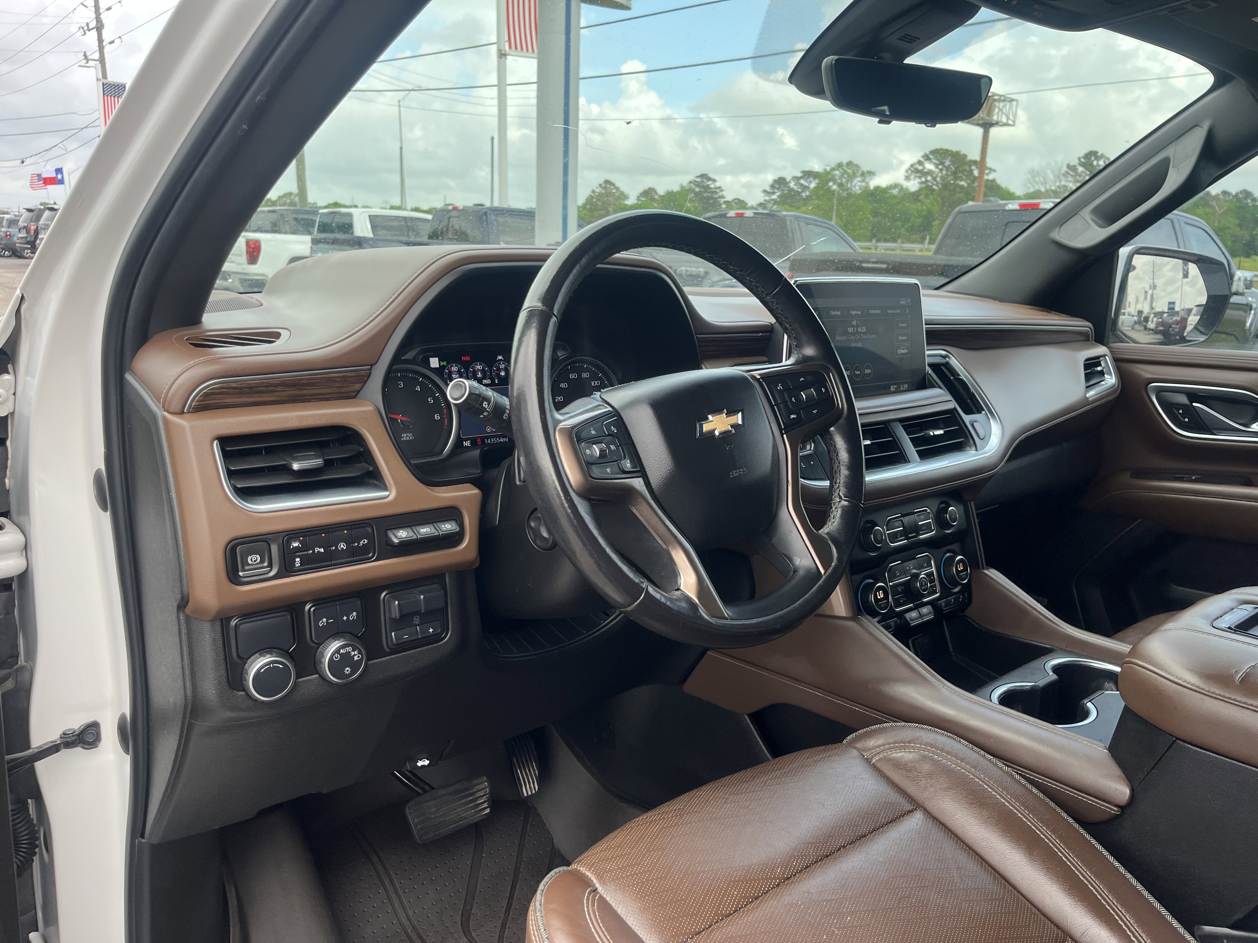 Used 2021 Chevrolet Tahoe High Country w/ Premium Package image 13