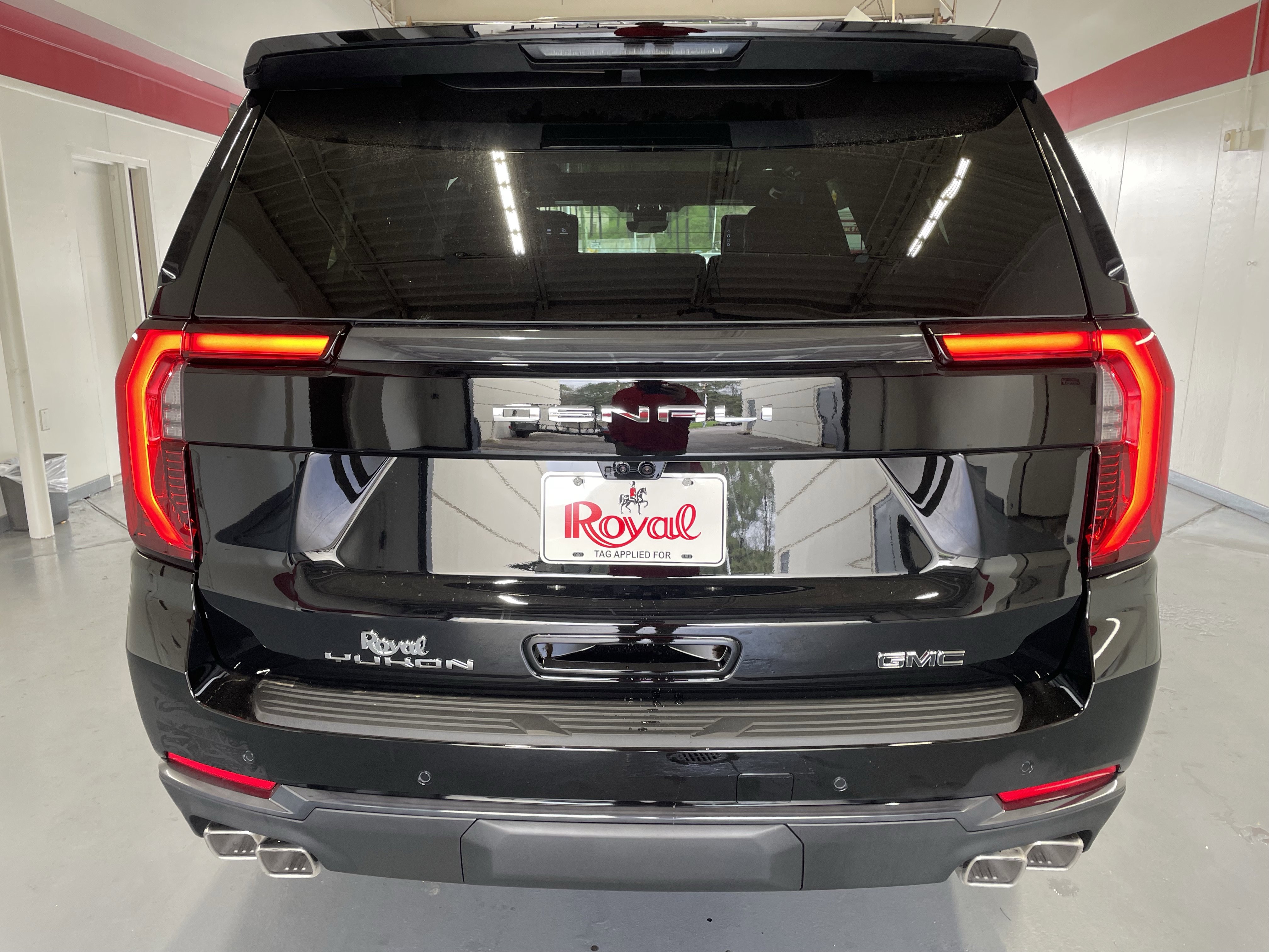 New 2026 GMC Yukon XL Denali Ultimate w/ LPO, Floor Liner Package AWD/4WD image 5
