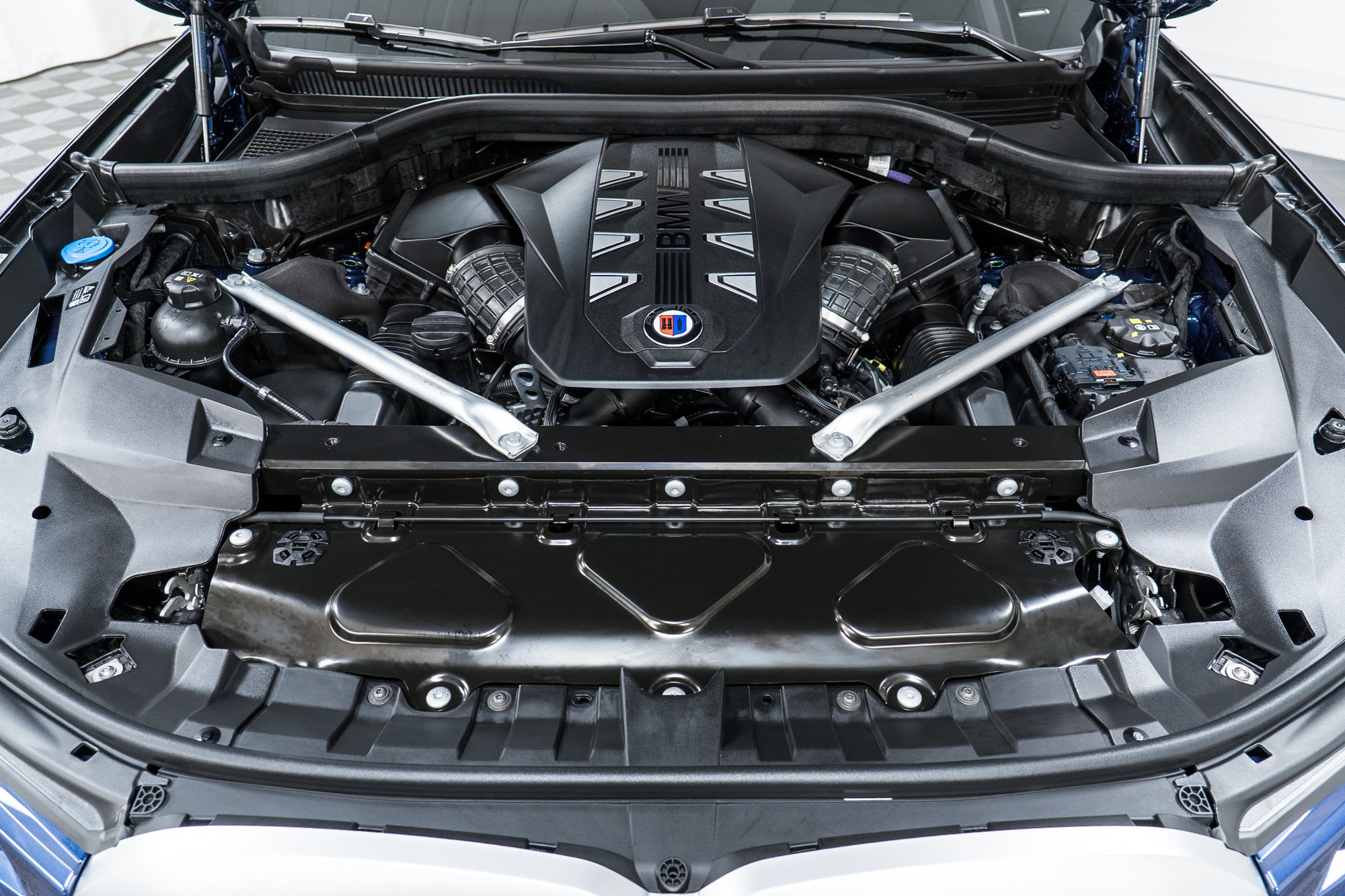 New 2026 BMW ALPINA XB7 image 9