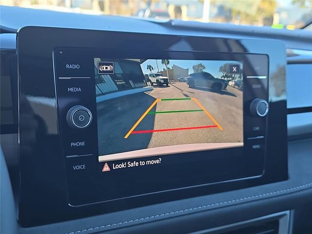 New 2026 Volkswagen Taos SE image 18