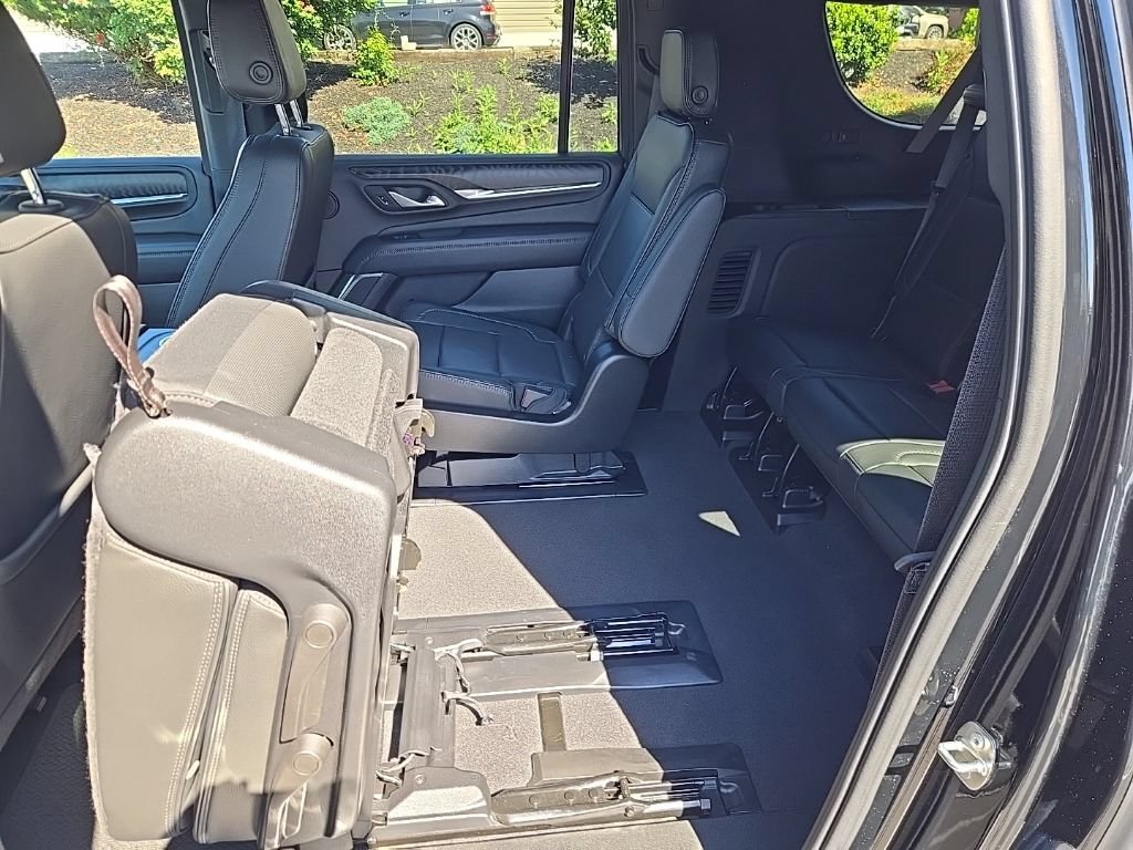 Used 2024 GMC Yukon XL Denali AWD/4WD image 49