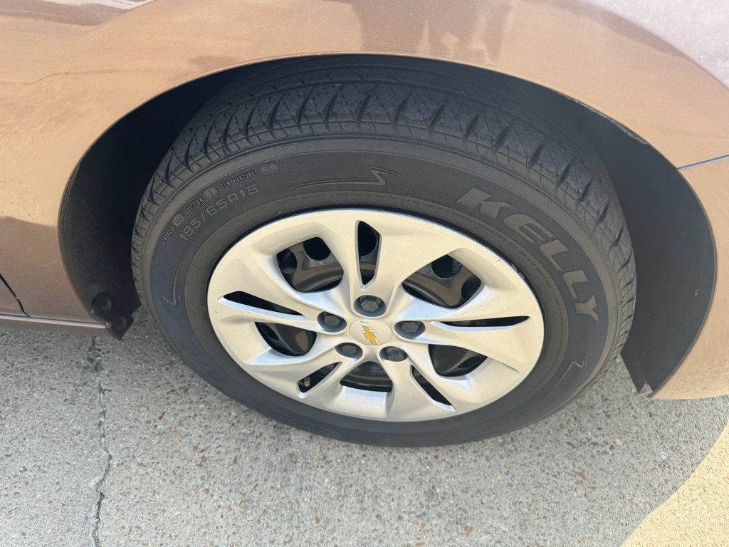 Used 2019 Chevrolet Cruze LS image 12