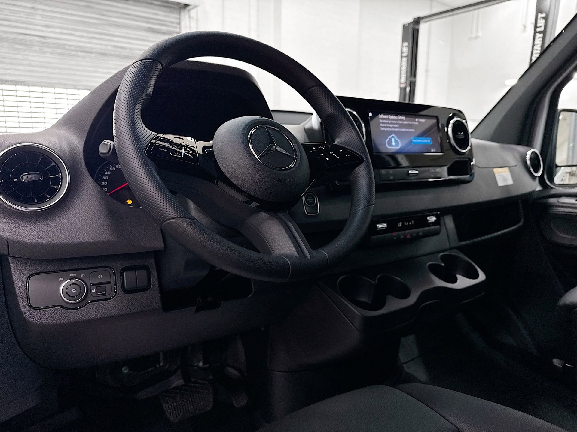 Used 2026 Mercedes-Benz Sprinter 2500 image 10