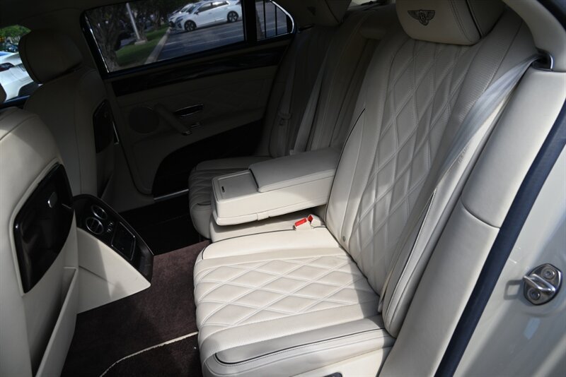Used 2016 Bentley Flying Spur V8 AWD/4WD image 25