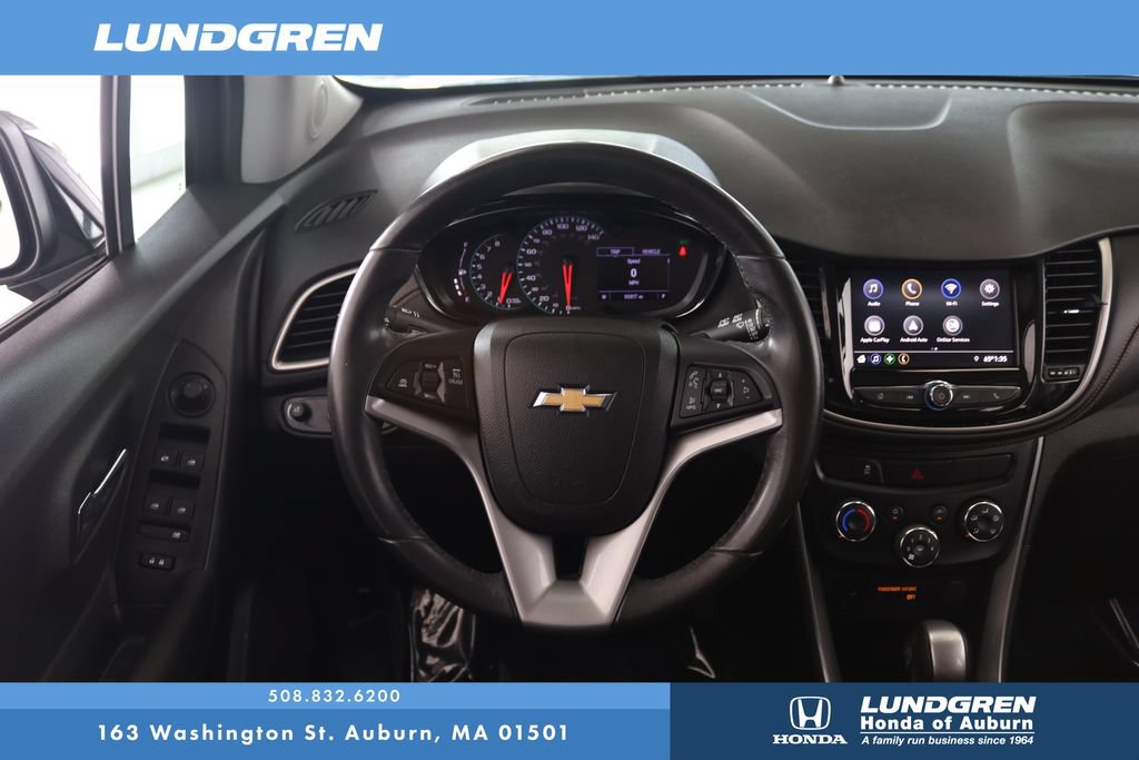 Used 2020 Chevrolet Trax LT w/ Redline Edition FWD image 18