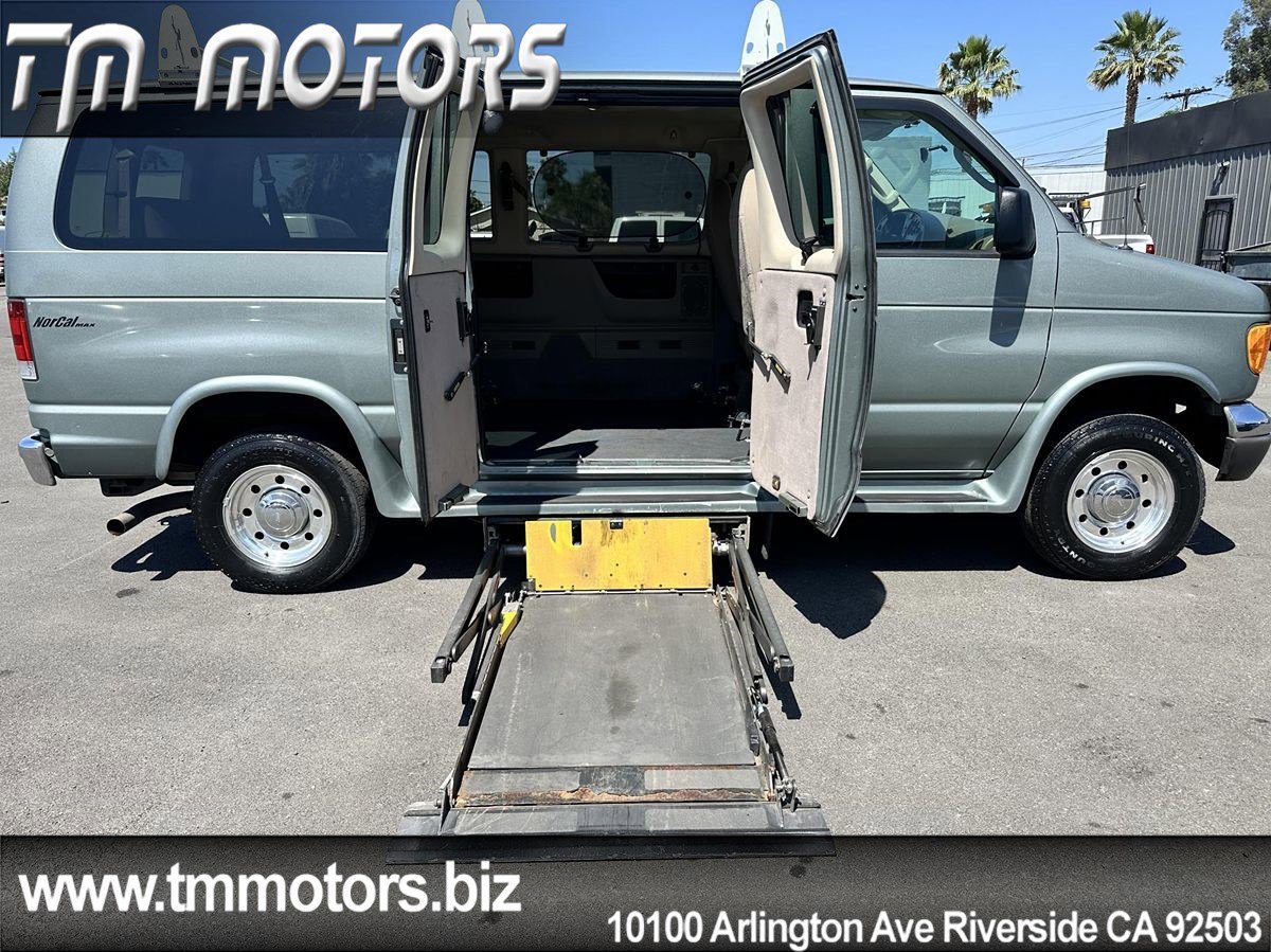 Used 2006 Ford E-350 and Econoline 350 Super Duty Wagon