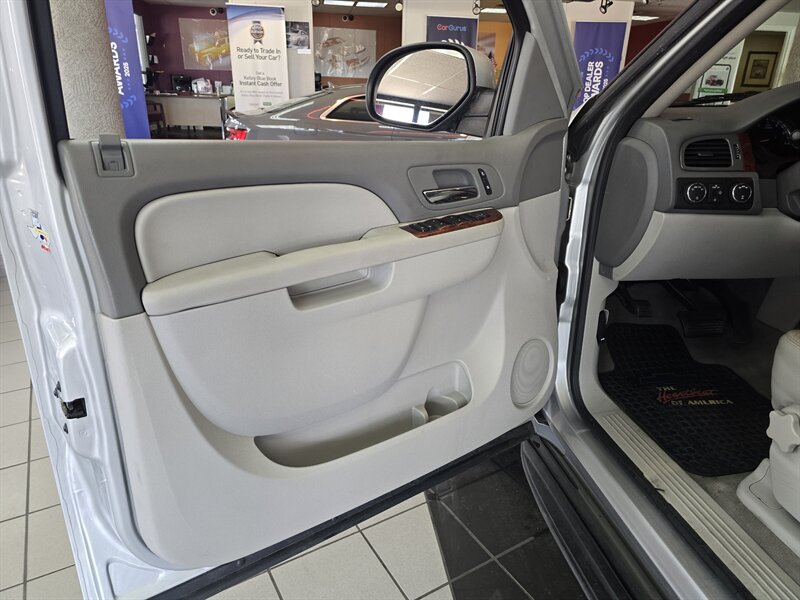 Used 2010 Chevrolet Tahoe LT AWD/4WD image 7