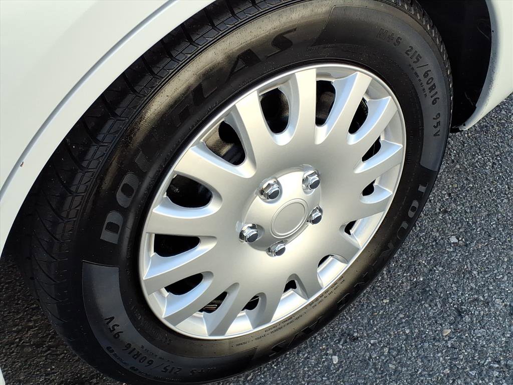 Used 2011 Mitsubishi Galant ES image 10