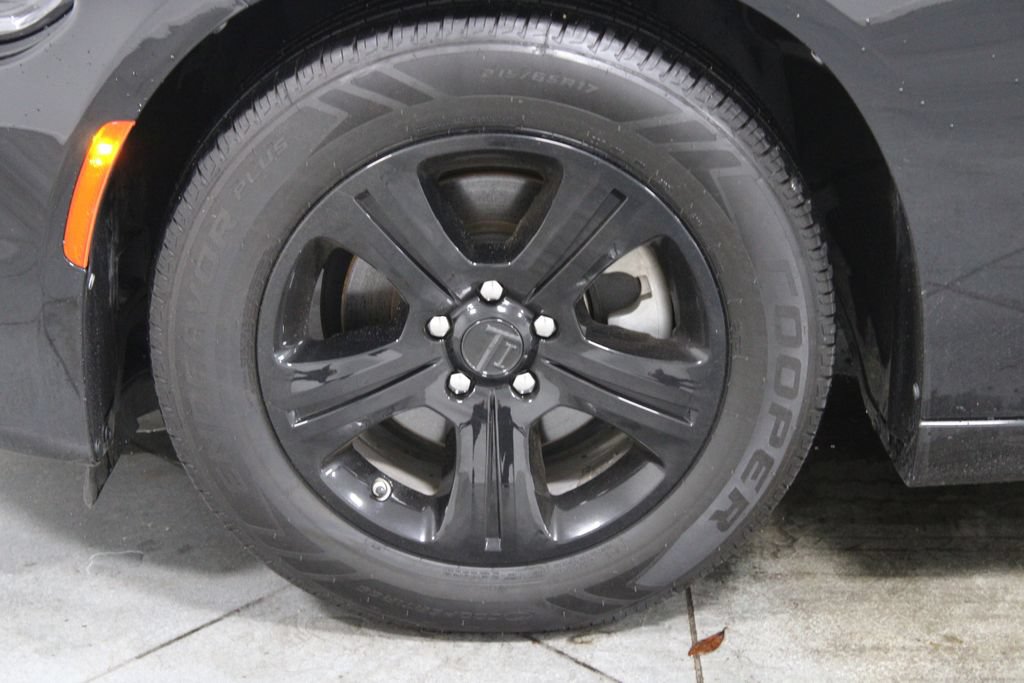 Used 2022 Dodge Charger SXT RWD image 16
