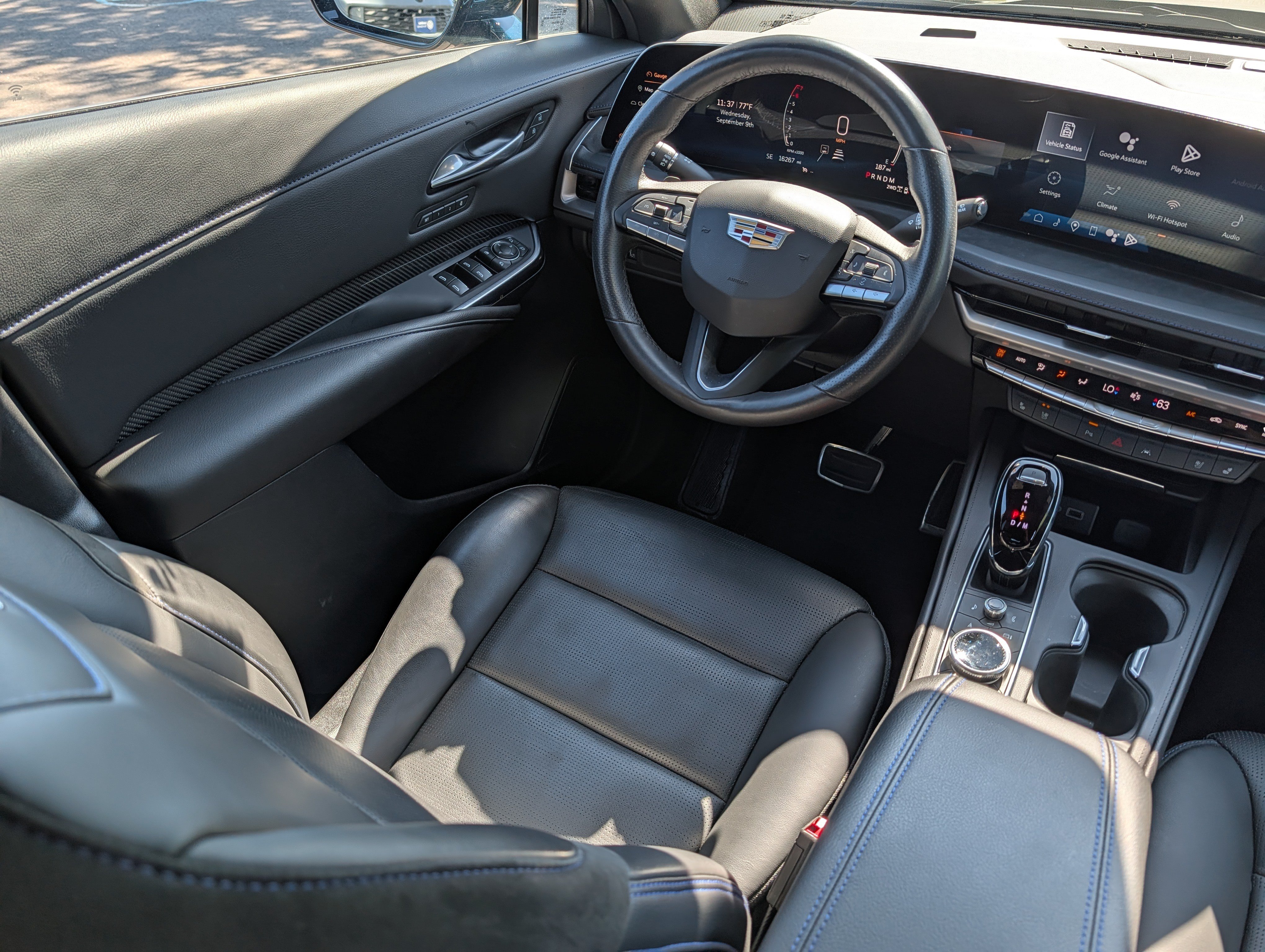 Used 2024 Cadillac XT4 Sport AWD/4WD image 9
