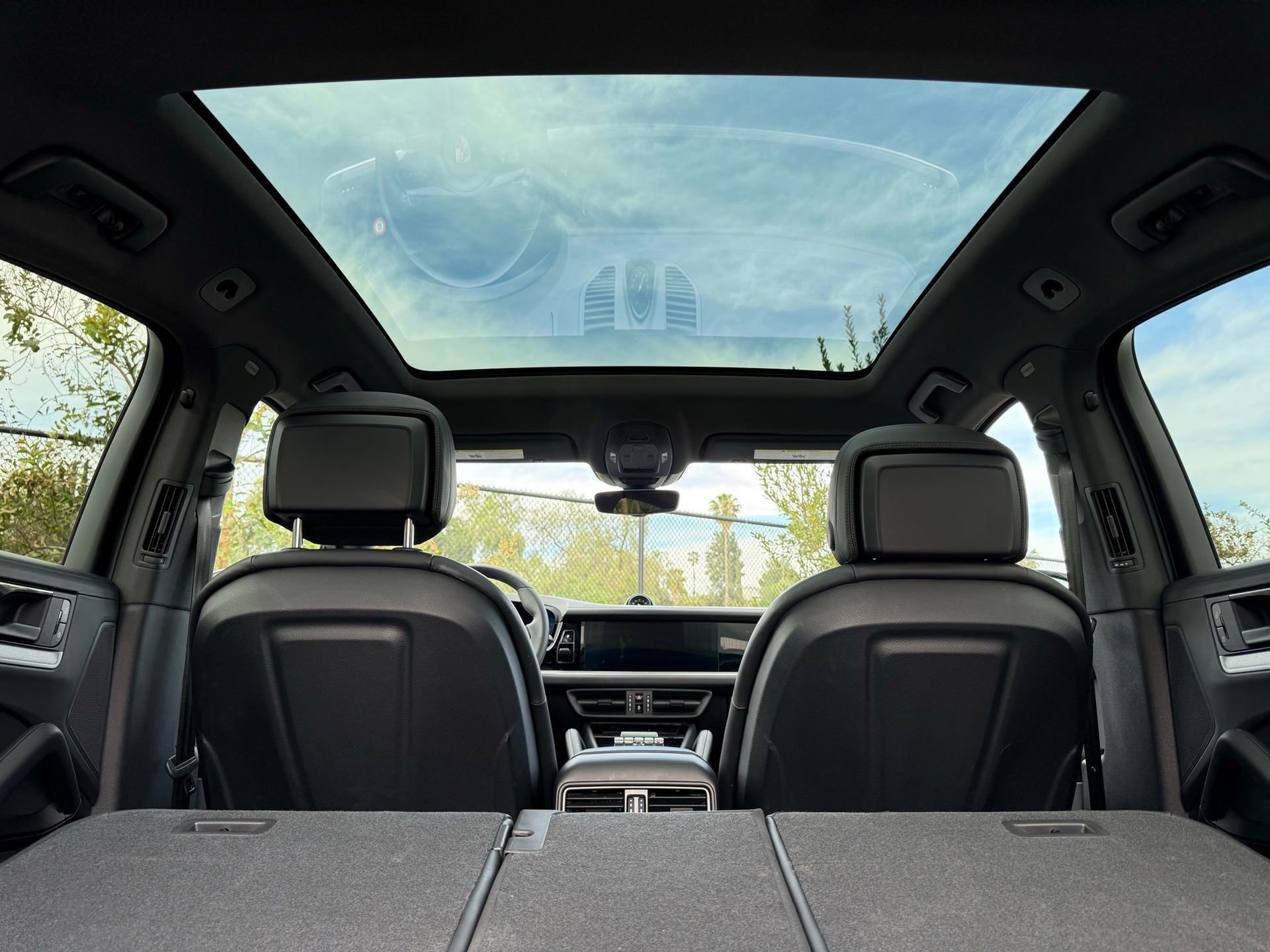 Used 2025 Porsche Cayenne Coupe image 36