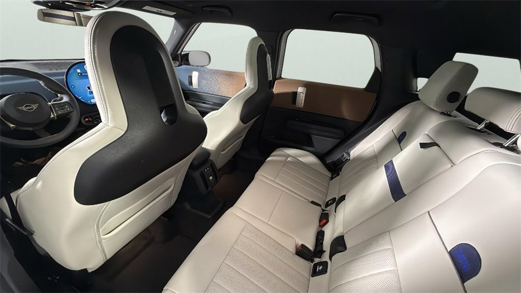 Used 2025 MINI Cooper Countryman S w/ Comfort Package Max image 26