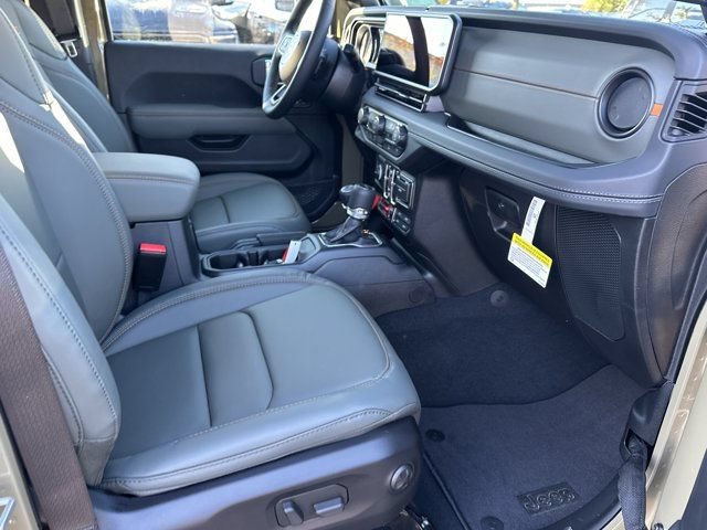 Used 2026 Jeep Gladiator Mojave w/ Steel Bumper Group AWD/4WD image 14