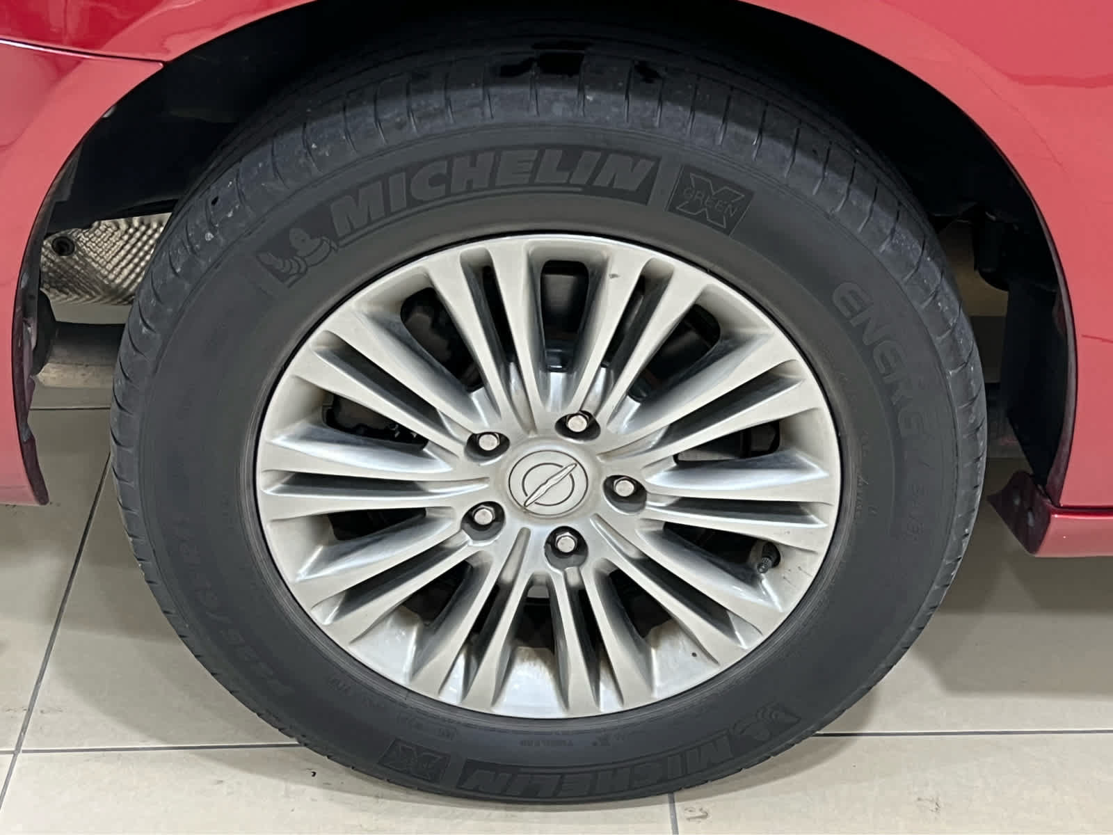 Used 2015 Chrysler Town & Country Touring-L w/ Driver Convenience Group FWD image 3