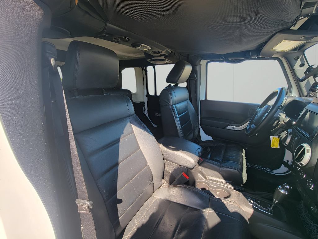Used 2012 Jeep Wrangler Unlimited Sahara w/ Dual Top Group AWD/4WD image 23