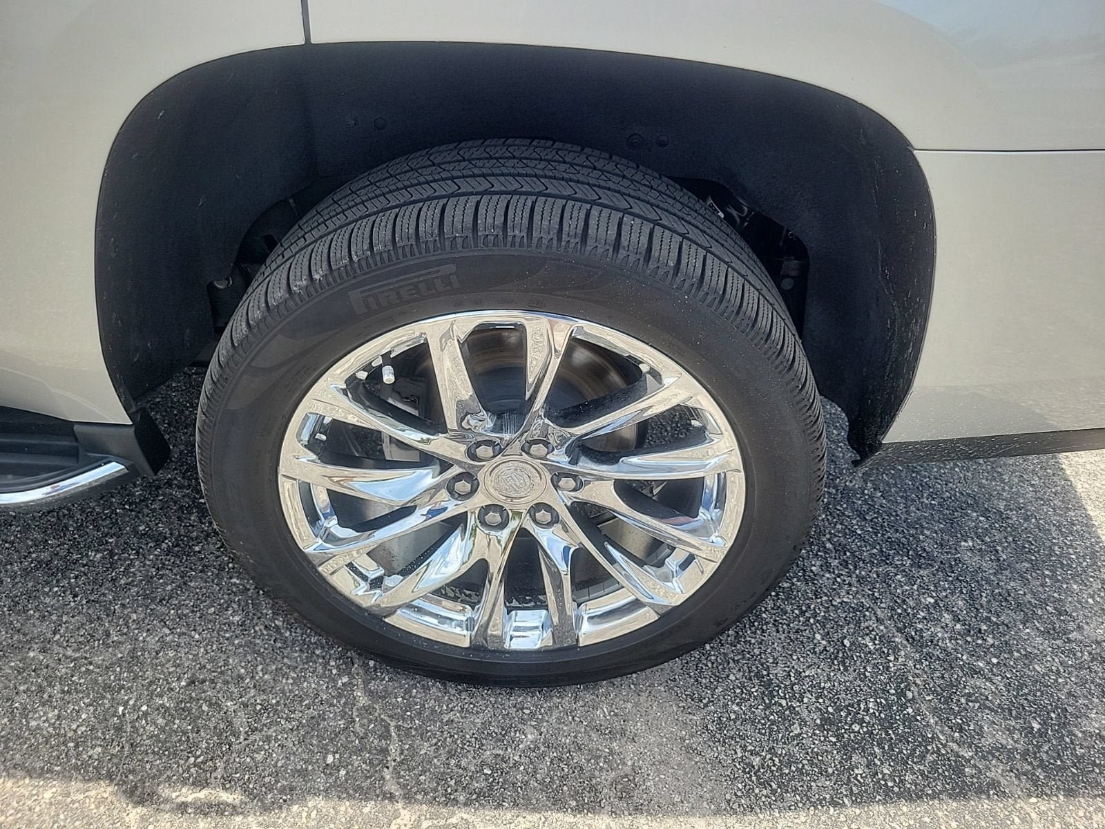 Certified 2020 Cadillac Escalade Luxury RWD image 10