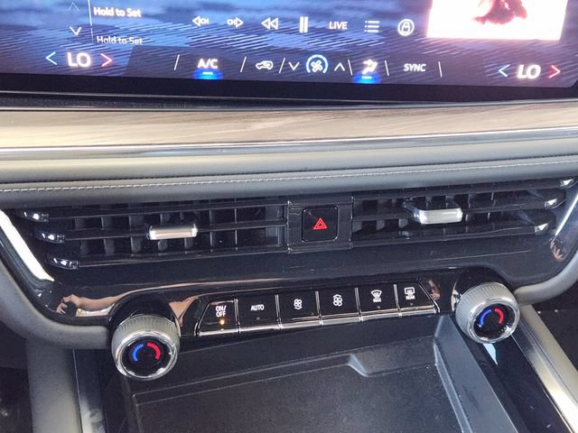 Used 2025 Chevrolet Suburban LS RWD image 20