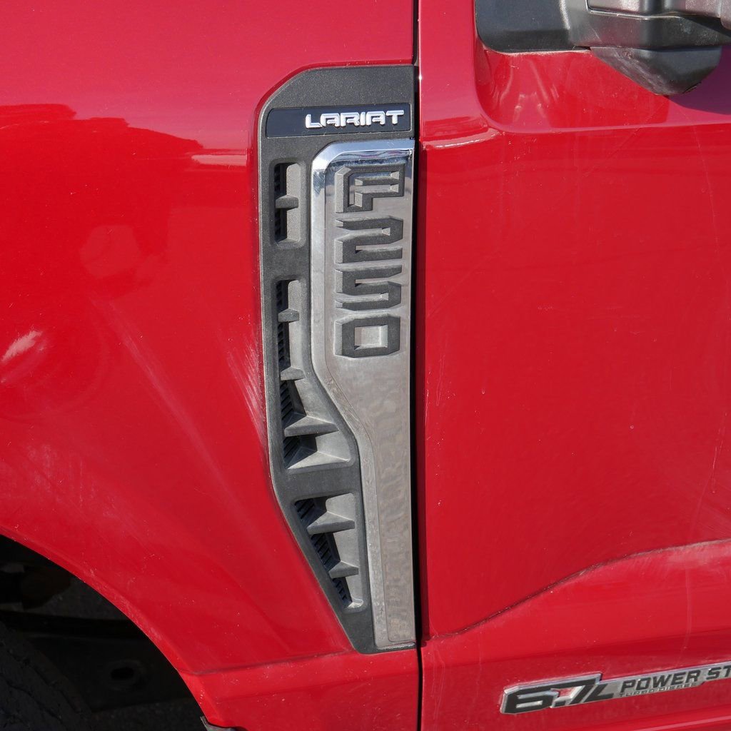 Used 2023 Ford F250 Lariat image 11