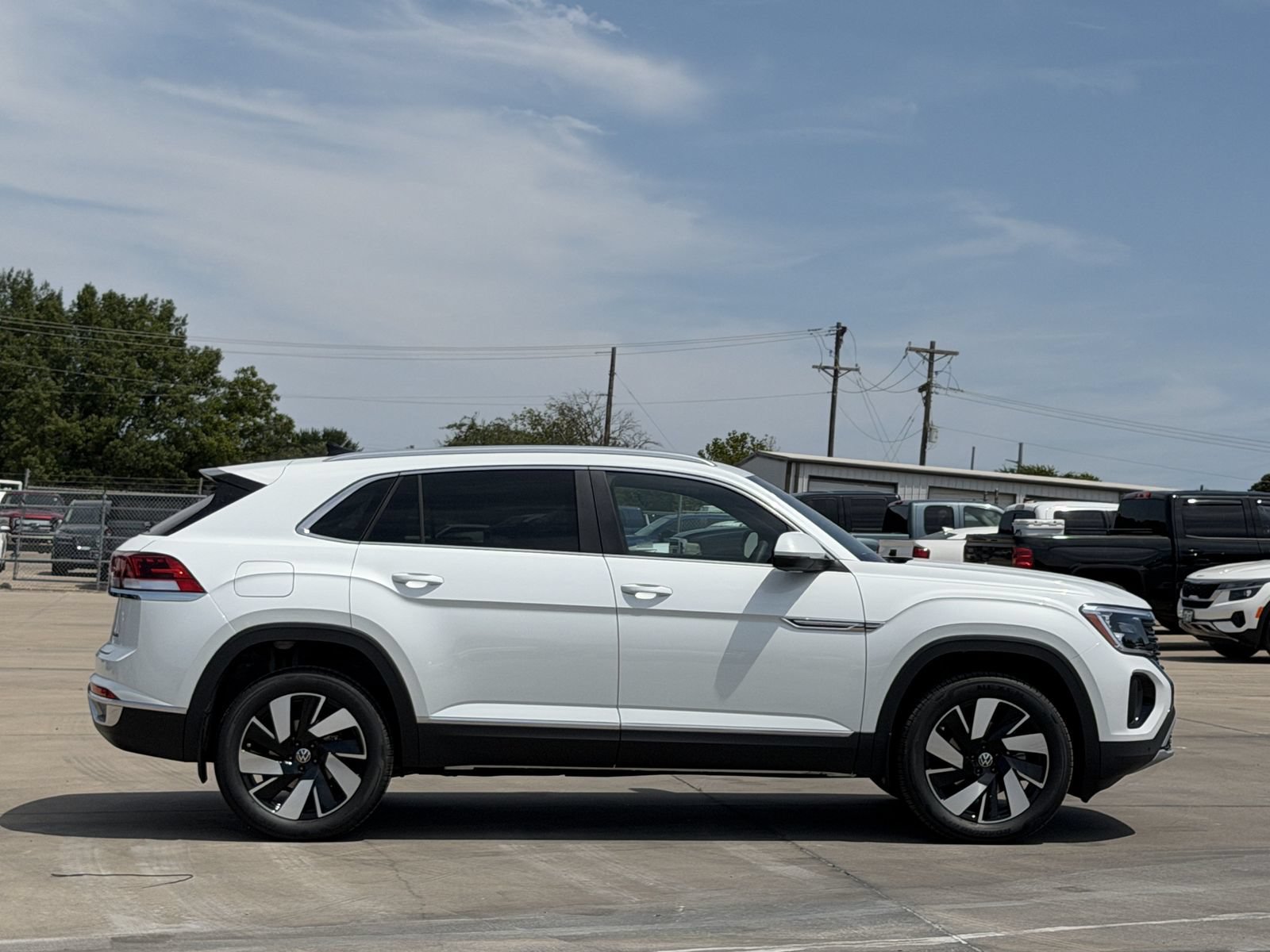 New 2026 Volkswagen Atlas Cross Sport SEL AWD/4WD image 3