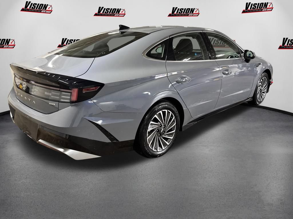 Used 2025 Hyundai Sonata SEL FWD image 5