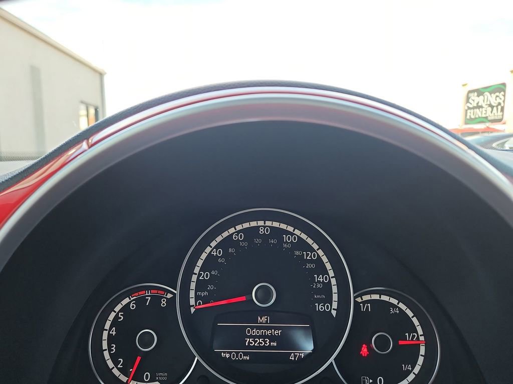 Used 2014 Volkswagen Beetle 2.5 image 16