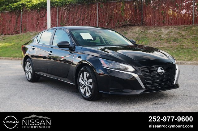 Certified 2025 Nissan Altima 2.5 S FWD image 1