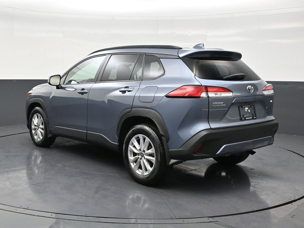 Used 2024 Toyota Corolla Cross LE image 3