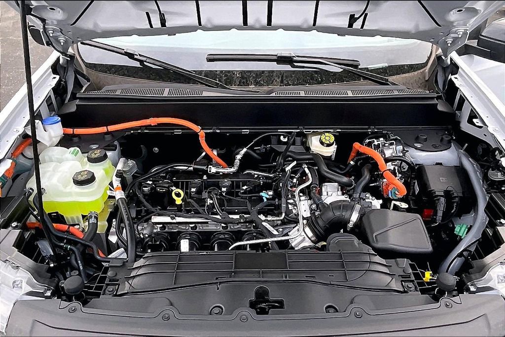 New 2025 Ford Maverick XLT w/ XLT Luxury Package image 11