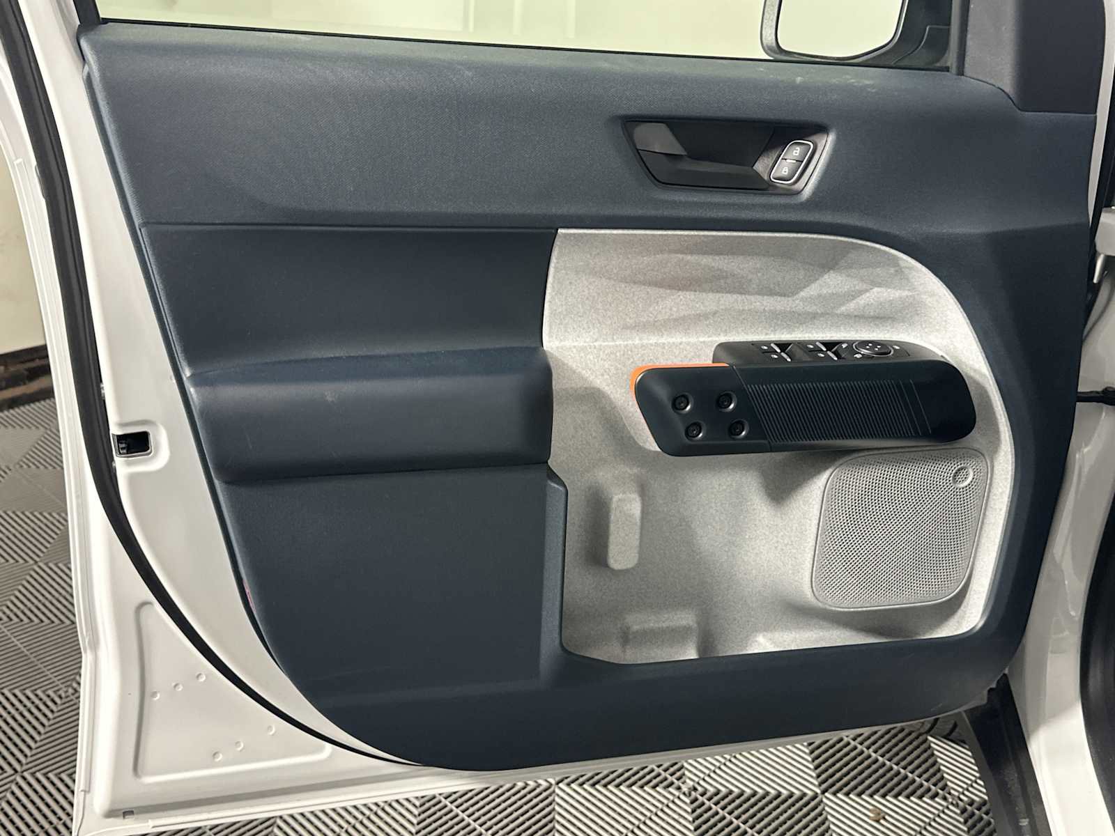 Used 2024 Ford Maverick XLT image 9