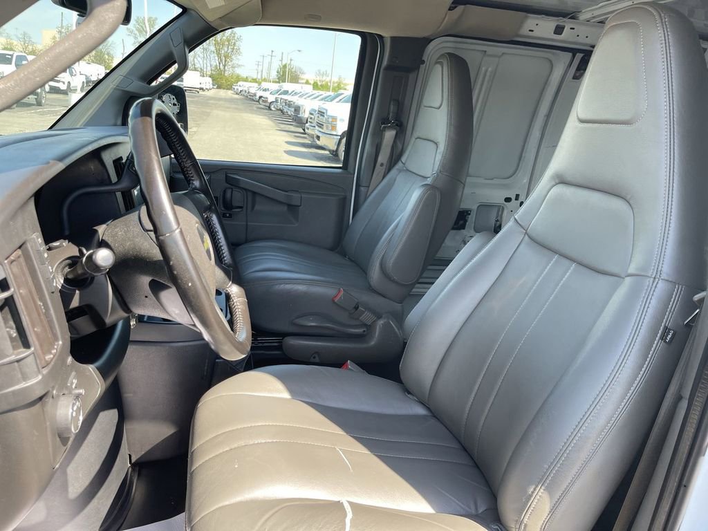 Used 2022 Chevrolet Express 2500 Extended w/ Driver Convenience Package RWD image 4