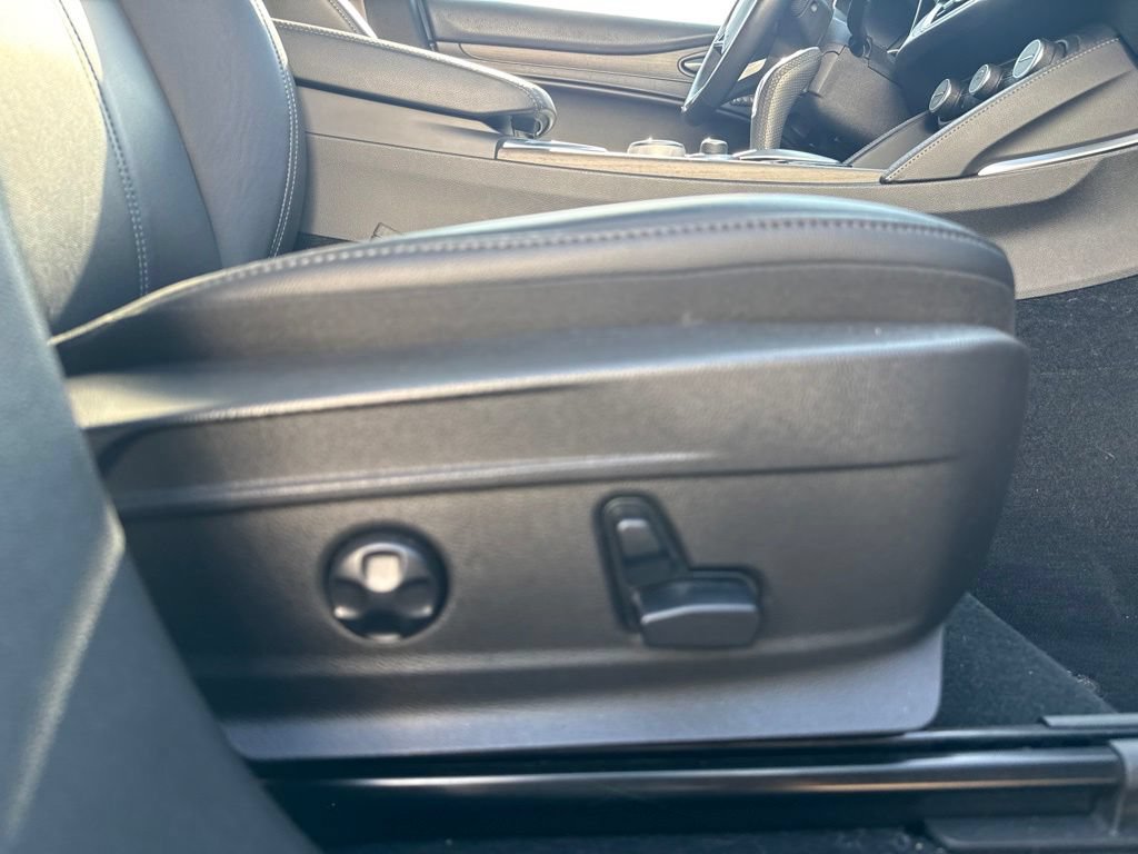 Used 2022 Alfa Romeo Stelvio Ti w/ Active Assist Plus Package AWD/4WD image 31