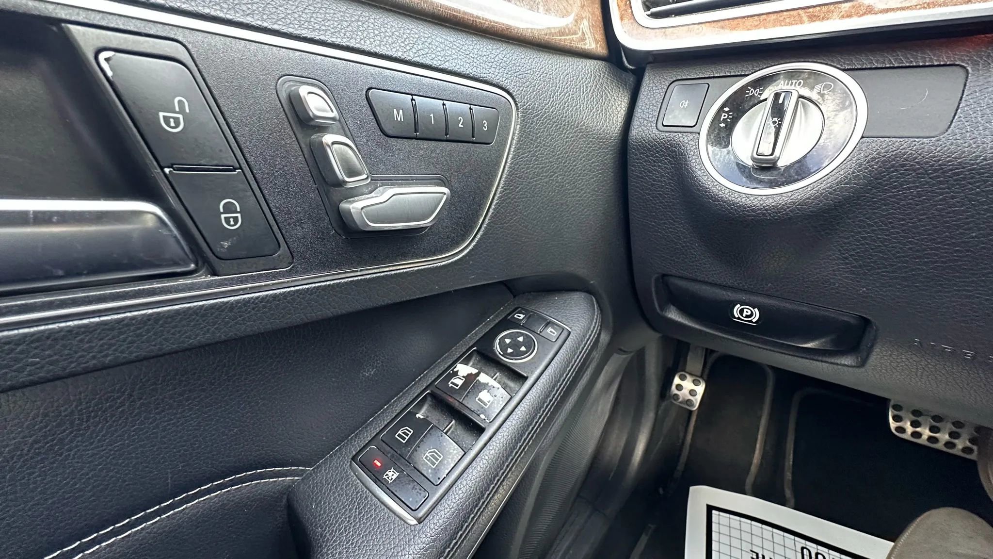 Used 2014 Mercedes-Benz E 350 4MATIC Sedan image 12