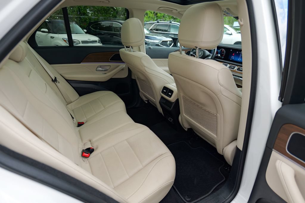 Used 2025 Mercedes-Benz GLE 450e 4MATIC image 32