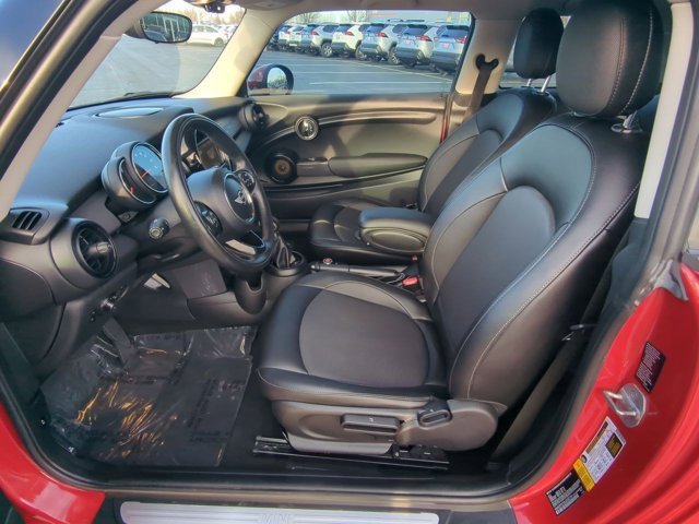 Used 2018 MINI Cooper 2-Door Hardtop image 8