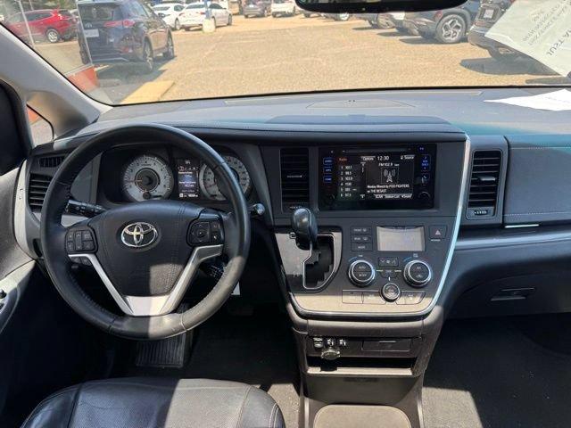 Used 2015 Toyota Sienna SE FWD image 19