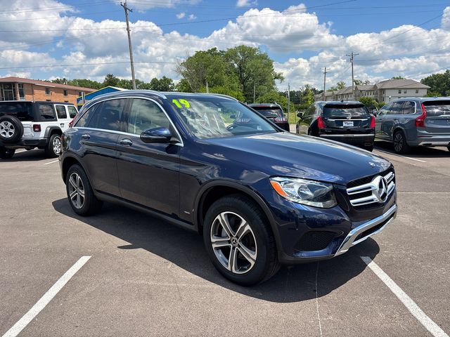 Used 2019 Mercedes-Benz GLC 300 4MATIC image 2