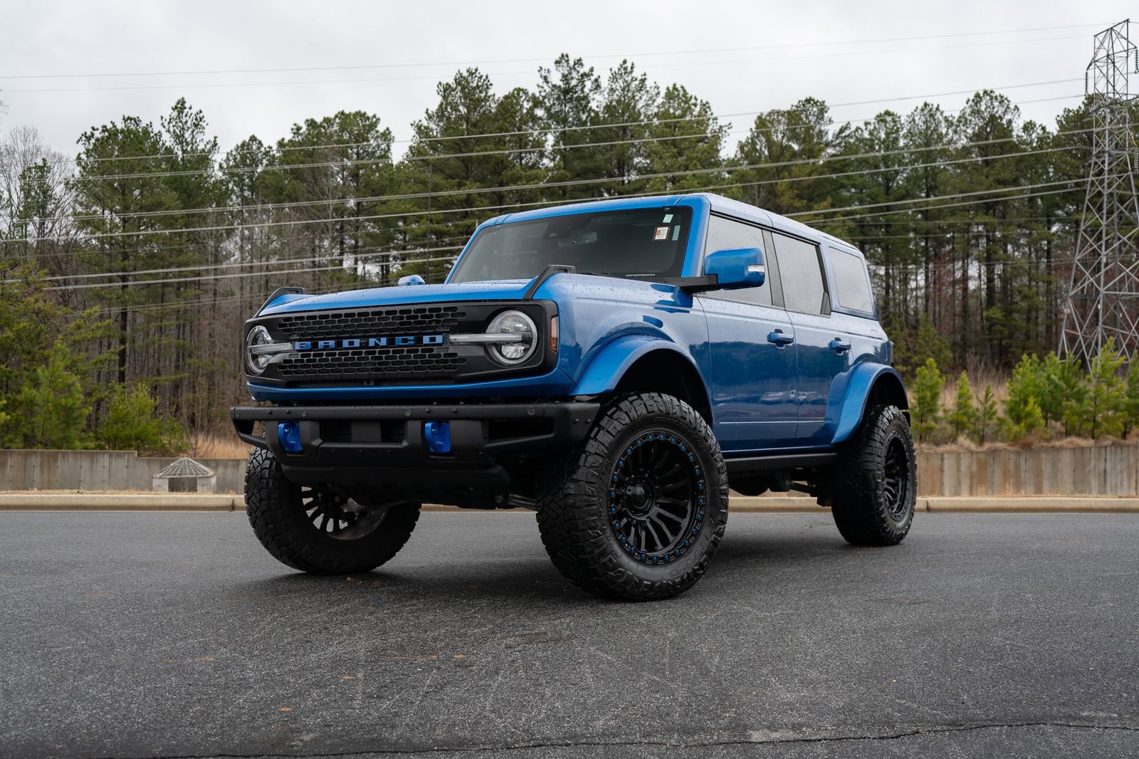 Used 2024 Ford Bronco Badlands image 1