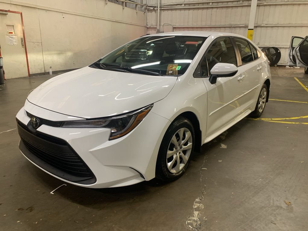 New 2026 Toyota Corolla LE FWD image 2