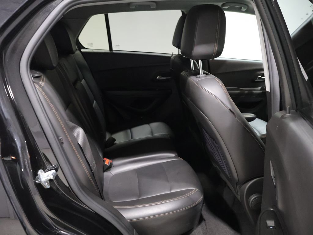 Used 2021 Chevrolet Trax LT w/ Redline Edition AWD/4WD image 20