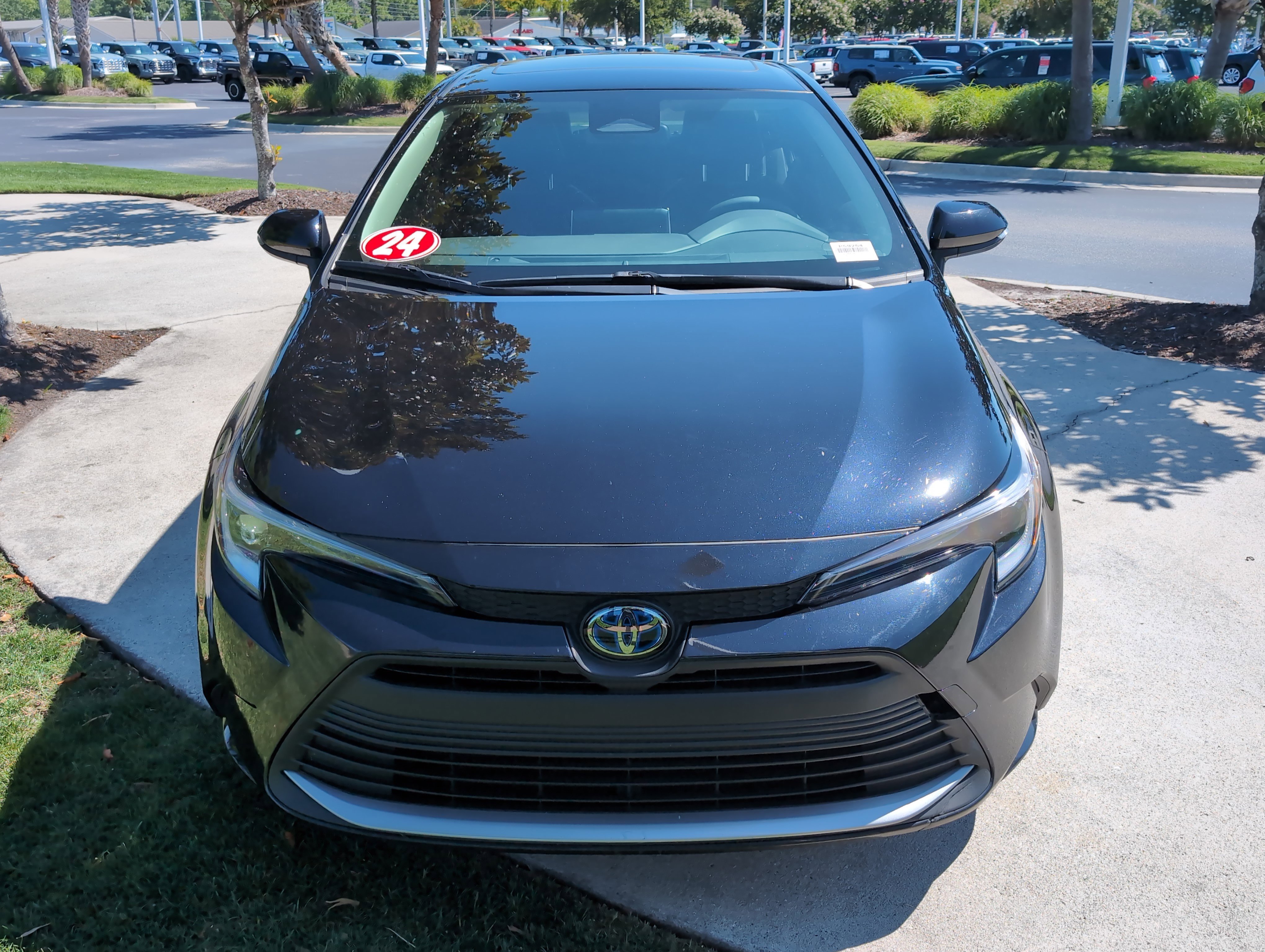 Certified 2024 Toyota Corolla XLE FWD image 3