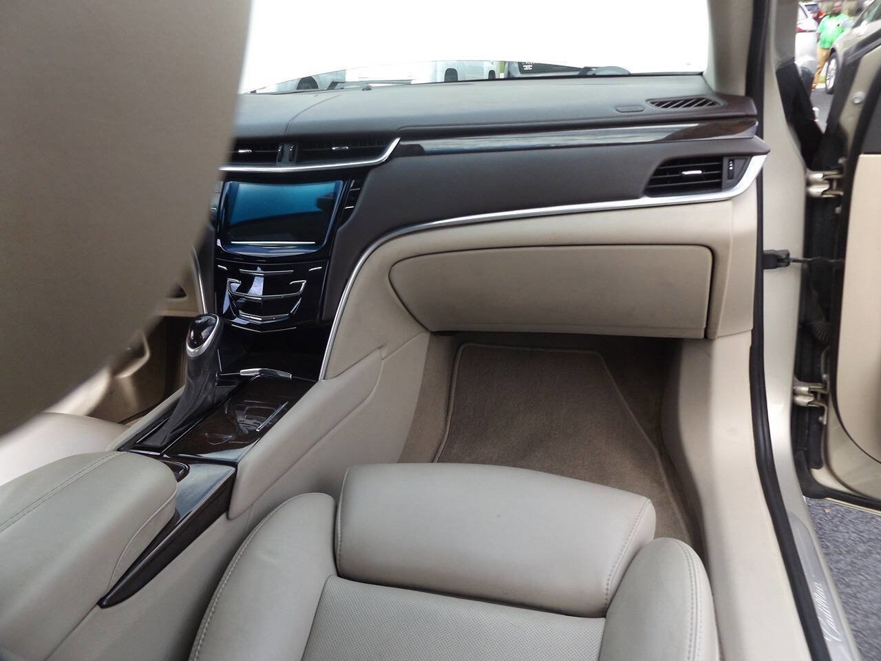 Used 2013 Cadillac XTS Luxury w/ Driver Awareness Package FWD image 27