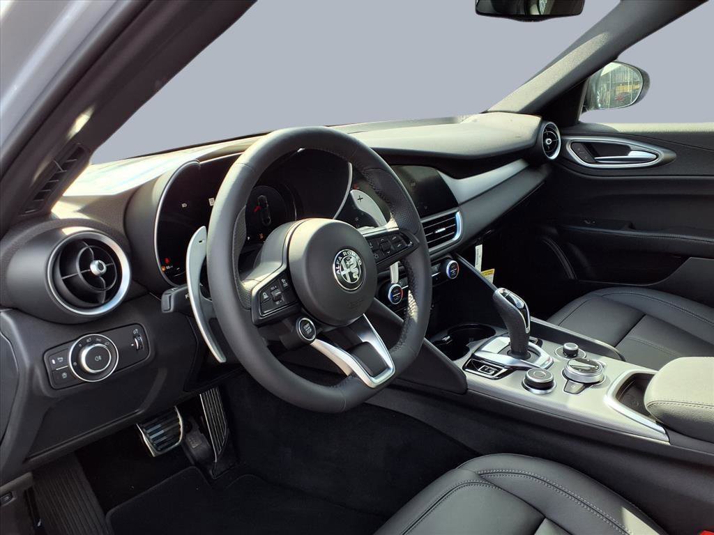 New 2025 Alfa Romeo Giulia image 7