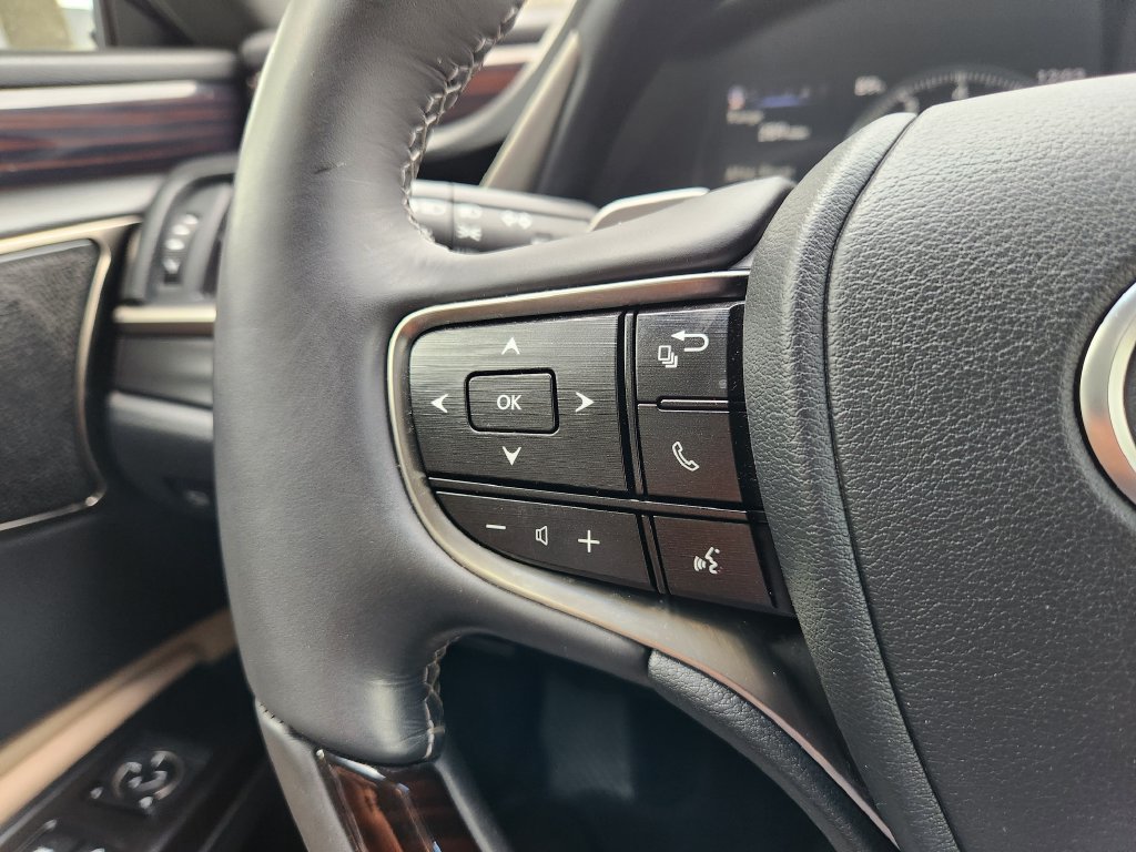 Used 2019 Lexus ES 350 Ultra Luxury w/ Accessory Package 2 FWD image 28