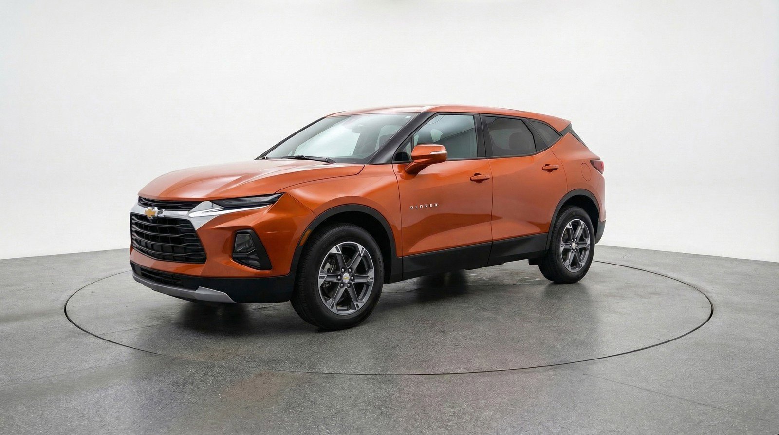 Used 2025 Chevrolet Blazer LT FWD image 3